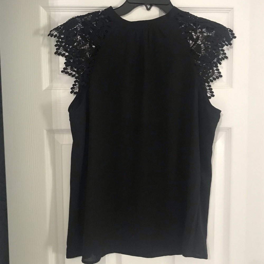 NWT 🖤Express Blouse